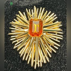 Premier design large brooch/pendant.